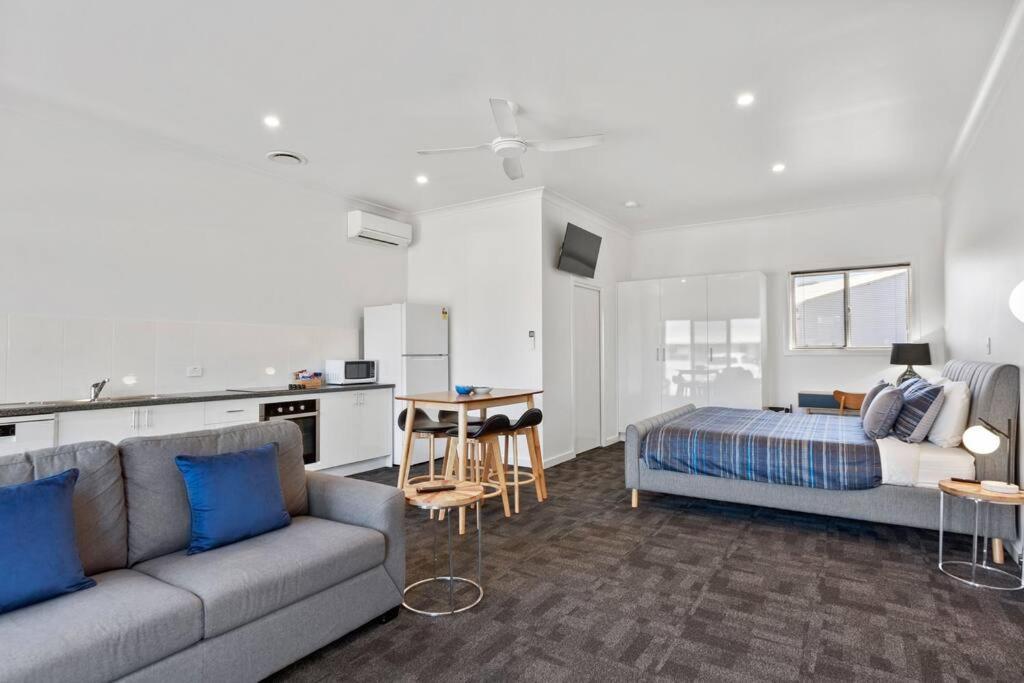 Port Lincoln Shark Apartment 6 Экстерьер фото